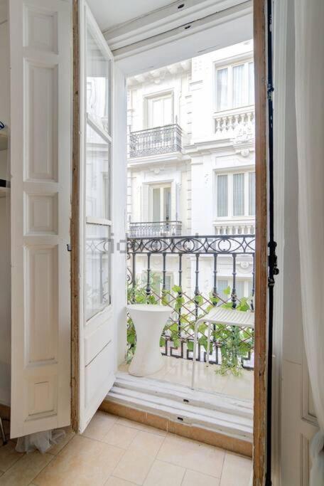 Flat For Groups 8 People In Gran Via-Cgrac4 Lägenhet Madrid Exteriör bild